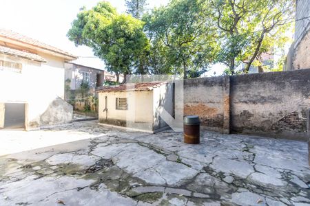 Casa à venda com 100m², 2 quartos e 2 vagas Casa à venda com 100m², 2 quartos e 2 vagasQuintal