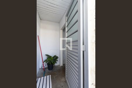 Casa à venda com 100m², 2 quartos e 2 vagas Casa à venda com 100m², 2 quartos e 2 vagasÁrea de Serviço