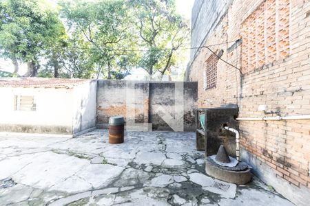 Casa à venda com 100m², 2 quartos e 2 vagas Casa à venda com 100m², 2 quartos e 2 vagasQuintal