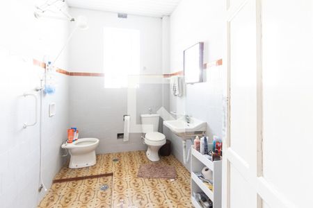 Casa à venda com 100m², 2 quartos e 2 vagas Casa à venda com 100m², 2 quartos e 2 vagasBanheiro