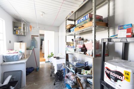 Casa à venda com 100m², 2 quartos e 2 vagas Casa à venda com 100m², 2 quartos e 2 vagasÁrea de Serviço