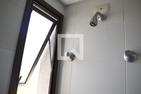 Banheiro de apartamento para alugar com 1 quarto, 50m² em Rebouças, Curitiba