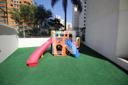 Apartamento à venda com 138m², 3 quartos e 3 vagasÁrea comum - Playground