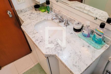 Casa à venda com 96m², 2 quartos e 1 vaga Casa à venda com 96m², 2 quartos e 1 vagaBanheiro