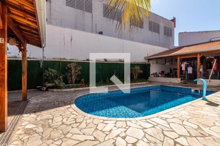 Casa para alugar com 750m², 4 quartos e 10 vagasÁrea comum - Piscina