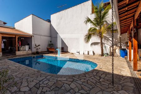 Casa para alugar com 750m², 4 quartos e 10 vagasÁrea comum - Piscina
