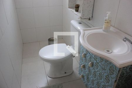 Casa à venda com 110m², 4 quartos e 2 vagasBanheiro 2