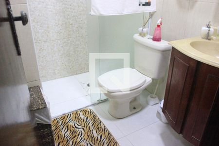 Casa à venda com 110m², 4 quartos e 2 vagasBanheiro 1