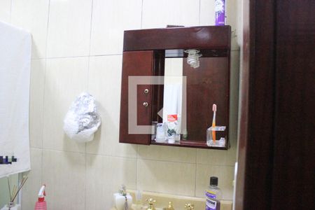 Casa à venda com 110m², 4 quartos e 2 vagasBanheiro 1