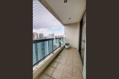 Apartamento para alugar com 135m², 4 quartos e 3 vagas Apartamento para alugar com 135m², 4 quartos e 3 vagasVaranda