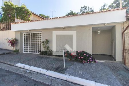 Casa à venda com 220m², 3 quartos e 2 vagasFachada