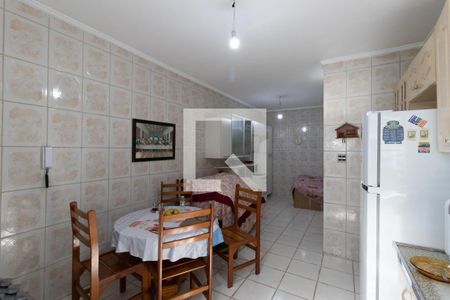 Casa à venda com 220m², 3 quartos e 2 vagasCozinha