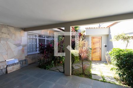 Casa à venda com 220m², 3 quartos e 2 vagasGaragem