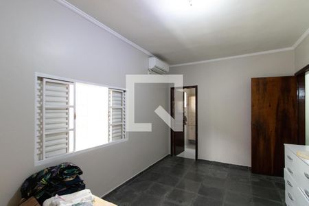 Casa à venda com 220m², 3 quartos e 2 vagasQuarto 2