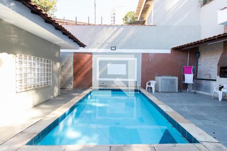Casa à venda com 220m², 3 quartos e 2 vagasPiscina