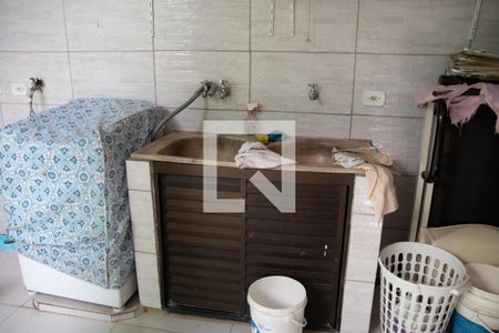 Casa à venda com 200m², 5 quartos e 2 vagas Casa à venda com 200m², 5 quartos e 2 vagasÁrea de Serviço