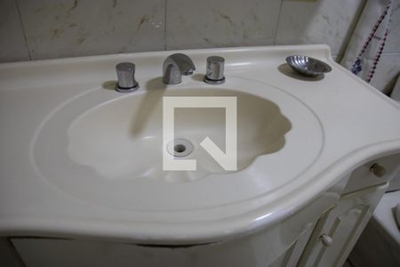 Casa à venda com 200m², 5 quartos e 2 vagas Casa à venda com 200m², 5 quartos e 2 vagasBanheiro do Quarto 2