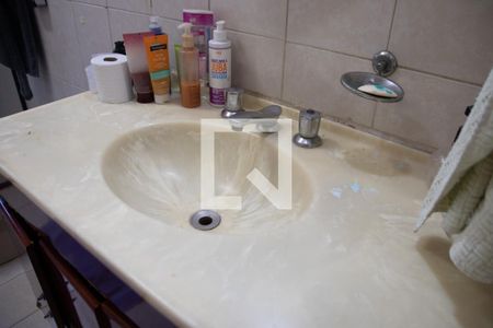 Casa à venda com 200m², 5 quartos e 2 vagas Casa à venda com 200m², 5 quartos e 2 vagasBanheiro 2