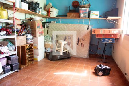 Casa à venda com 200m², 5 quartos e 2 vagas Casa à venda com 200m², 5 quartos e 2 vagasQuarto de Serviço