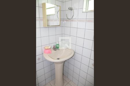 Casa à venda com 200m², 5 quartos e 2 vagas Casa à venda com 200m², 5 quartos e 2 vagasBanheiro de serviço