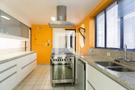 Apartamento à venda com 256m², 4 quartos e 4 vagasCozinha 