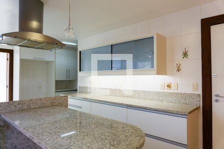 Apartamento à venda com 256m², 4 quartos e 4 vagasCozinha 