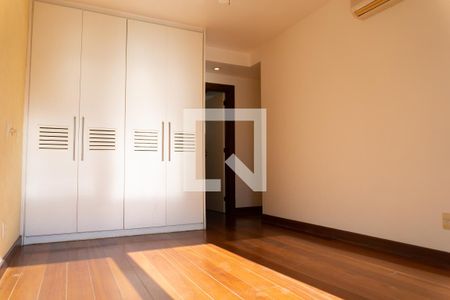 Apartamento à venda com 256m², 4 quartos e 4 vagasQuarto 4