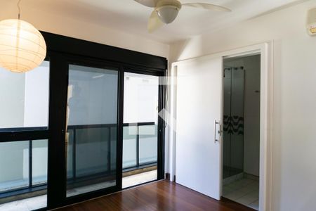 Apartamento à venda com 256m², 4 quartos e 4 vagasQuarto