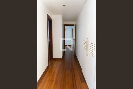 Apartamento à venda com 256m², 4 quartos e 4 vagasCorredor