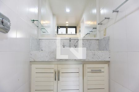 Apartamento à venda com 256m², 4 quartos e 4 vagasBanheiro