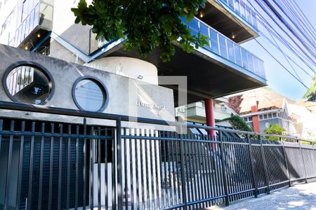 Apartamento à venda com 256m², 4 quartos e 4 vagasFachada