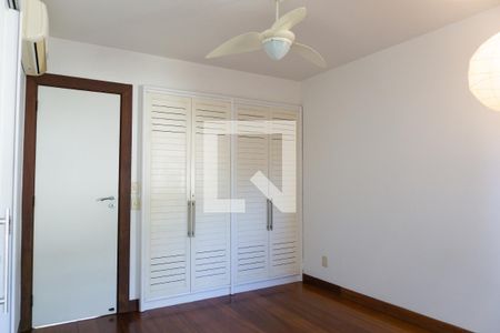 Apartamento à venda com 256m², 4 quartos e 4 vagasQuarto 2