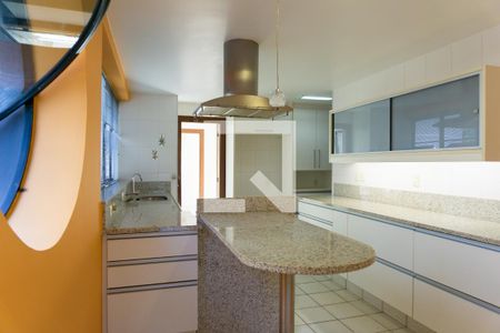 Apartamento à venda com 256m², 4 quartos e 4 vagasCozinha 