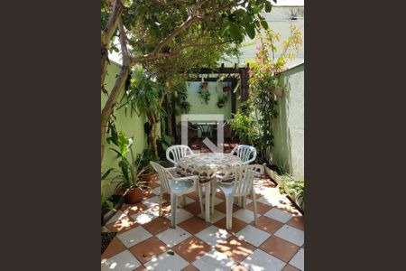 Casa à venda com 200m², 3 quartos e 3 vagas Casa à venda com 200m², 3 quartos e 3 vagasÁrea Externa