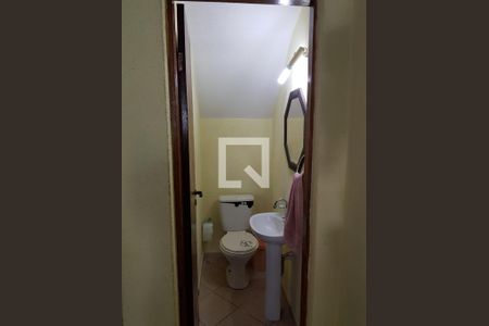 Casa à venda com 200m², 3 quartos e 3 vagas Casa à venda com 200m², 3 quartos e 3 vagasLavabo 2