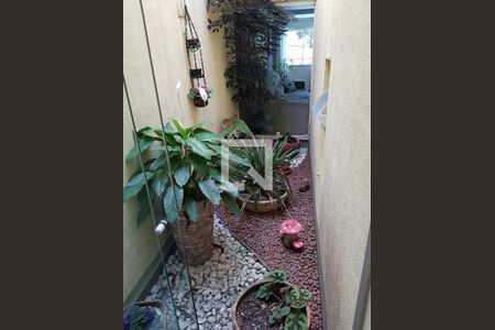 Casa à venda com 200m², 3 quartos e 3 vagas Casa à venda com 200m², 3 quartos e 3 vagasÁrea Externa