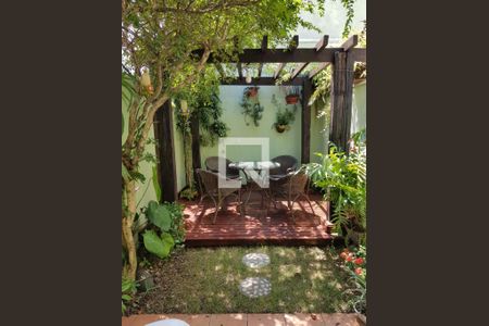 Casa à venda com 200m², 3 quartos e 3 vagas Casa à venda com 200m², 3 quartos e 3 vagasÁrea Externa