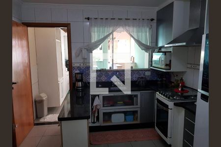 Casa à venda com 200m², 3 quartos e 3 vagas Casa à venda com 200m², 3 quartos e 3 vagasCozinha