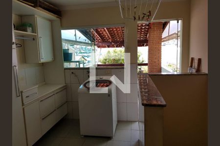 Casa à venda com 200m², 3 quartos e 3 vagas Casa à venda com 200m², 3 quartos e 3 vagasÁrea de Serviço