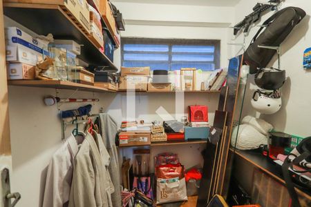 Apartamento à venda com 110m², 2 quartos e sem vagaQuarto serviço