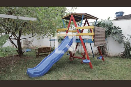 Casa para alugar com 35m², 6 quartos e sem vagaQuintal