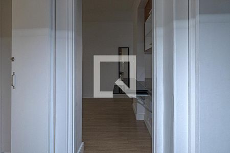 hall entre o banheiro social e o quarto_4 de apartamento à venda com 1 quarto, 60m² em Aclimação , São Paulo