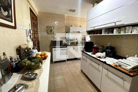 Apartamento para alugar com 250m², 3 quartos e 3 vagasCozinha