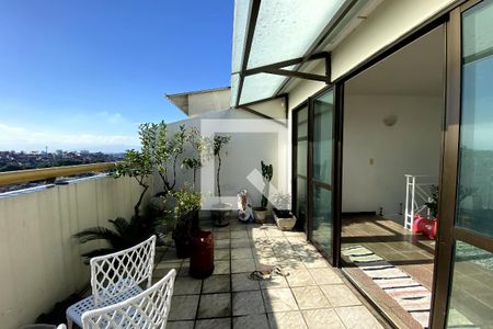 Apartamento para alugar com 250m², 3 quartos e 3 vagasÁrea de lazer 