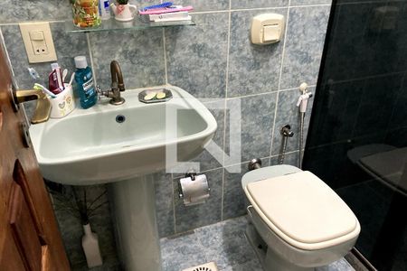 Apartamento para alugar com 250m², 3 quartos e 3 vagasBanheiro 