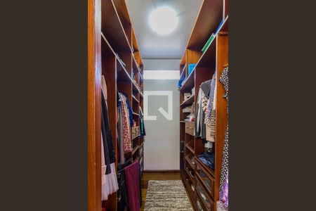 Casa à venda com 250m², 3 quartos e 1 vagaCloset