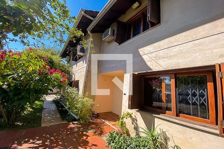 Casa para alugar com 145m², 4 quartos e 2 vagas Casa para alugar com 145m², 4 quartos e 2 vagasÁrea externa