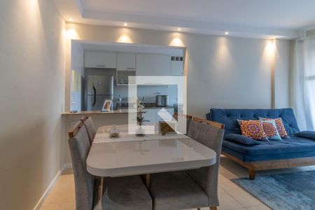 Sala de apartamento para alugar com 2 quartos, 68m² em Recreio dos Bandeirantes, Rio de Janeiro