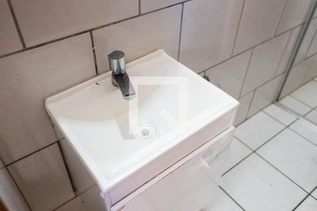 Banheiro de kitnet/studio para alugar com 1 quarto, 28m² em Ingleses do Rio Vermelho, Florianópolis