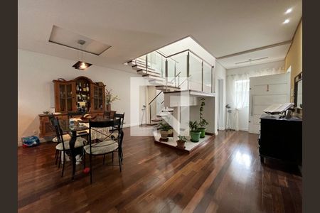 Sala de casa à venda com 5 quartos, 380m² em Vila Guarani(zona Sul), São Paulo